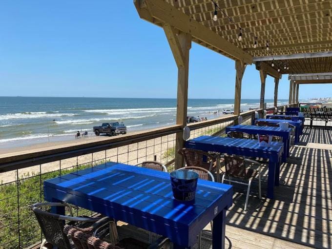Restaurant/places to eat, Natural landscape, Balcony/Terrace, Beach, Sea view