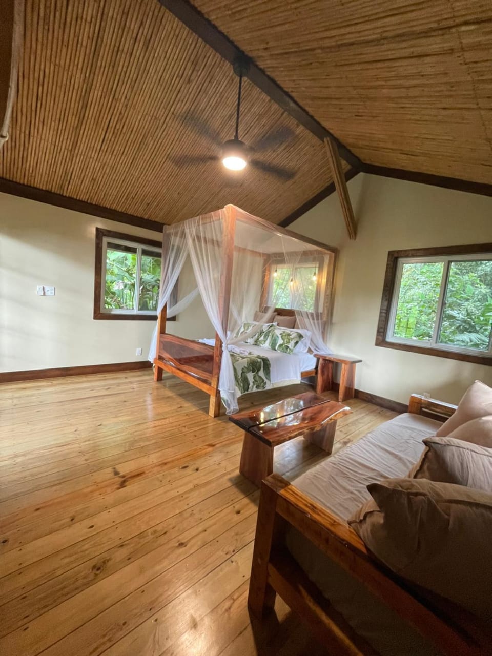 La Tierra Del Encanto Nature lodge in Bastimentos Island