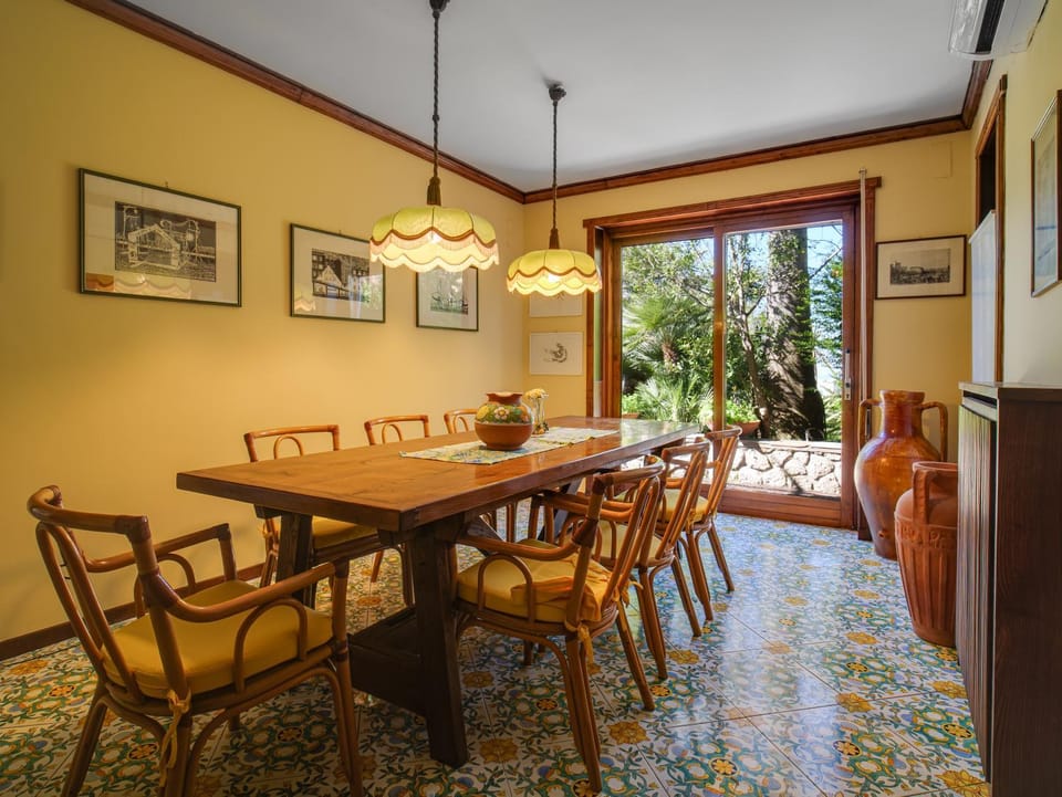 Casa Rossella - Casa con giardino by ItalianHost Villa in Capri