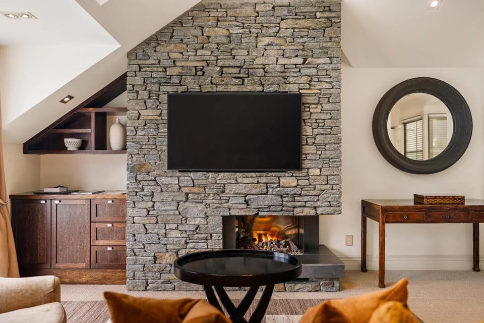 Ben Lomond 3 -Top-floor lakeshore apartment Apartment in Queenstown
