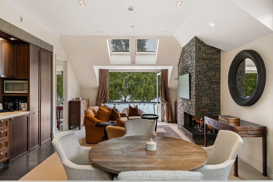 Ben Lomond 3 -Top-floor lakeshore apartment Apartment in Queenstown