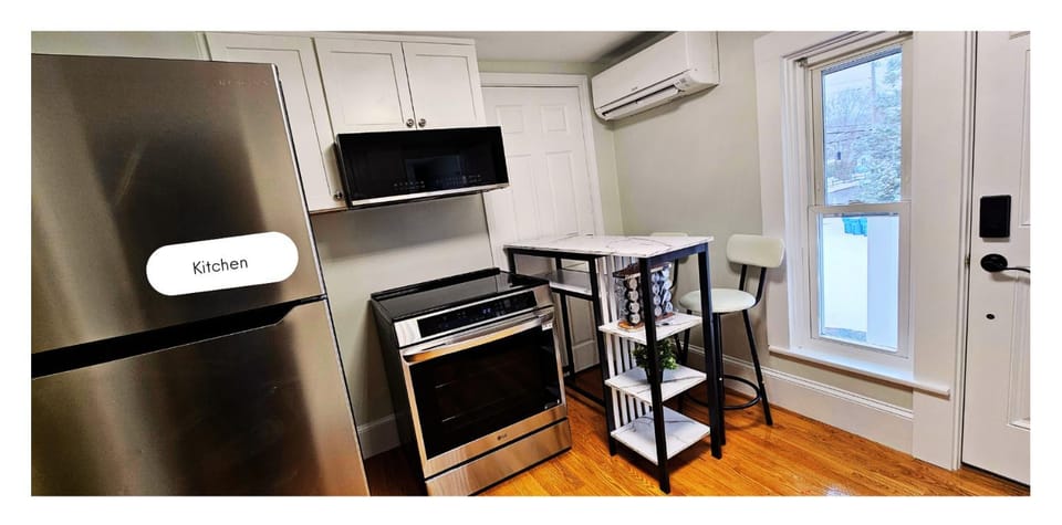 Gorgeous 2nd Floor Home with Private Entry Apartment in Middlesex County