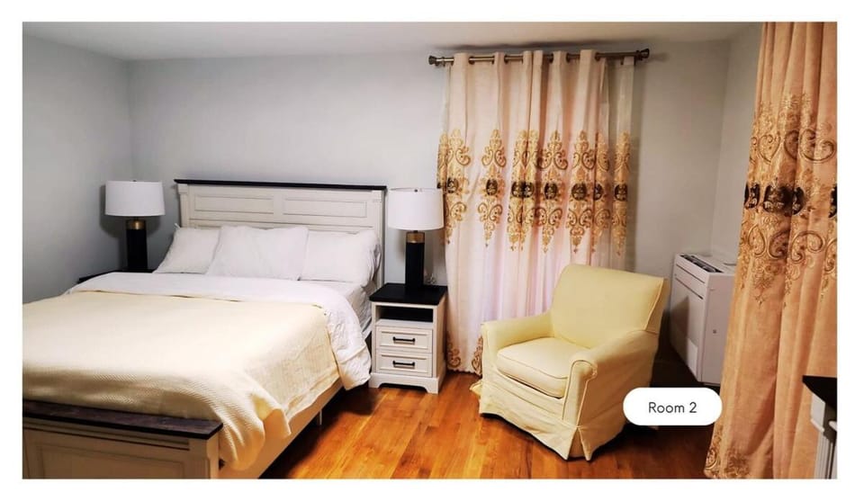 Gorgeous 2nd Floor Home with Private Entry Apartment in Middlesex County