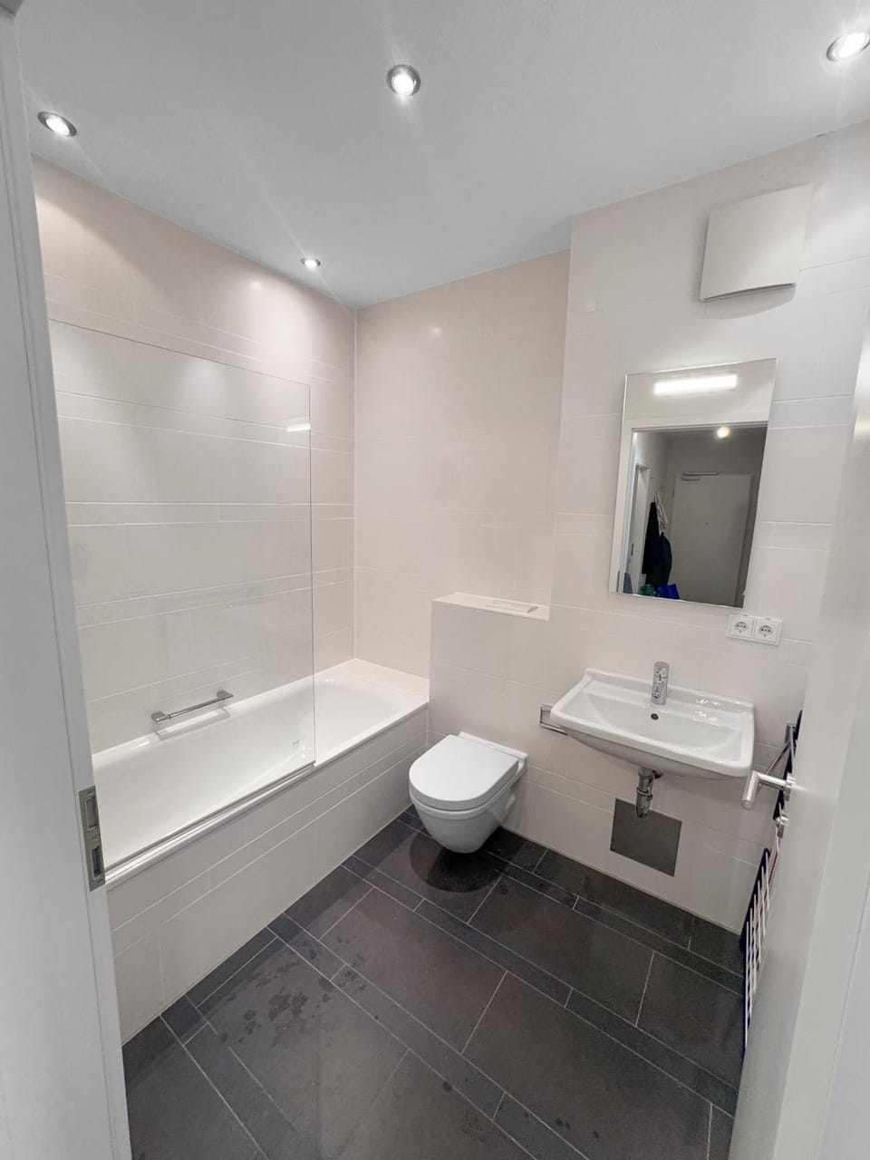 Flatista Homes - Nymphenburg Suites Apartment in Munich