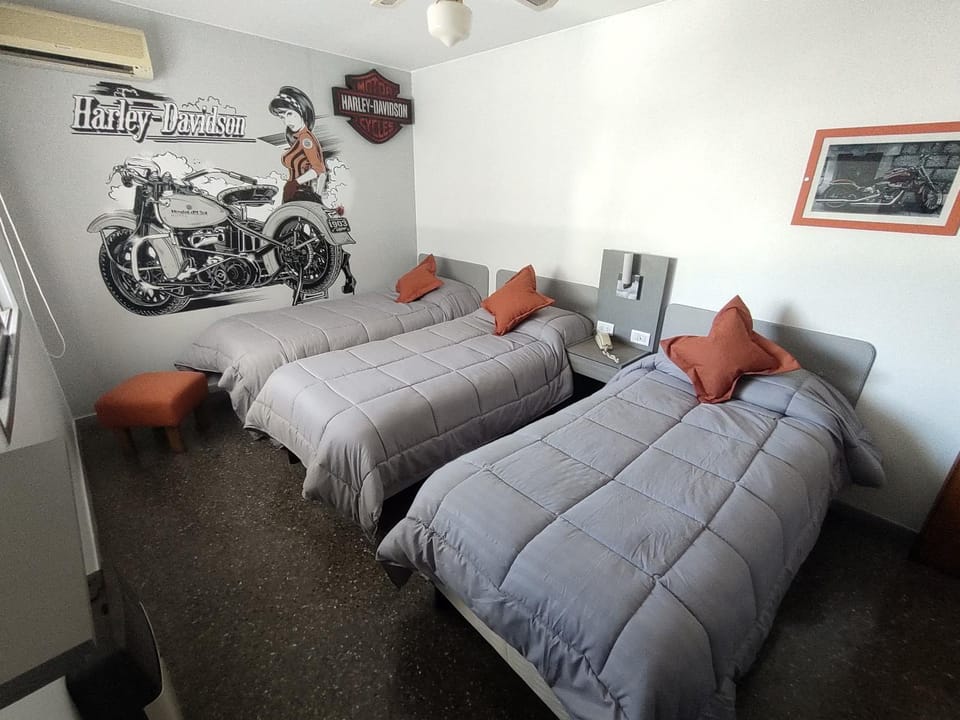 Bed, Photo of the whole room, Bedroom, air conditioner