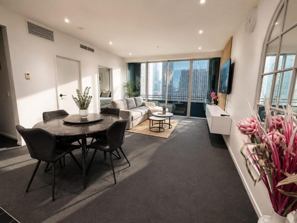 Living room, Seating area, Dining area