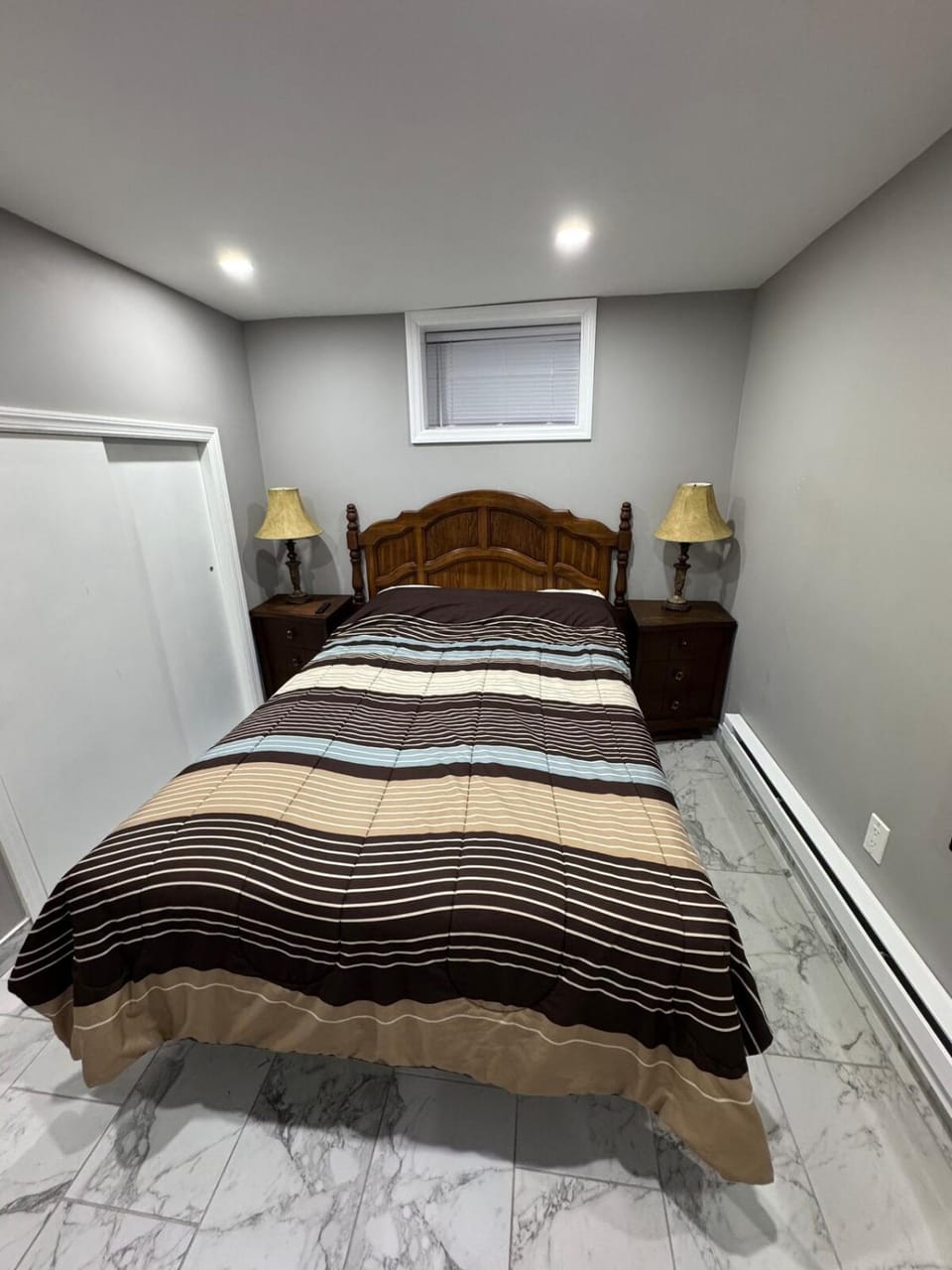 2-Bedroom Sleeps 6 Stay Near EWR & American Dream Apartment in Newark
