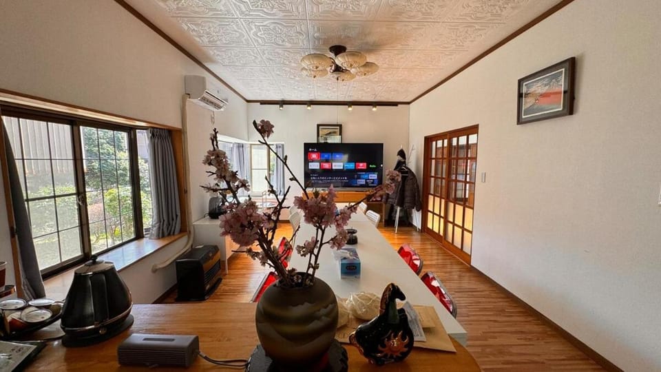 Communal lounge/ TV room