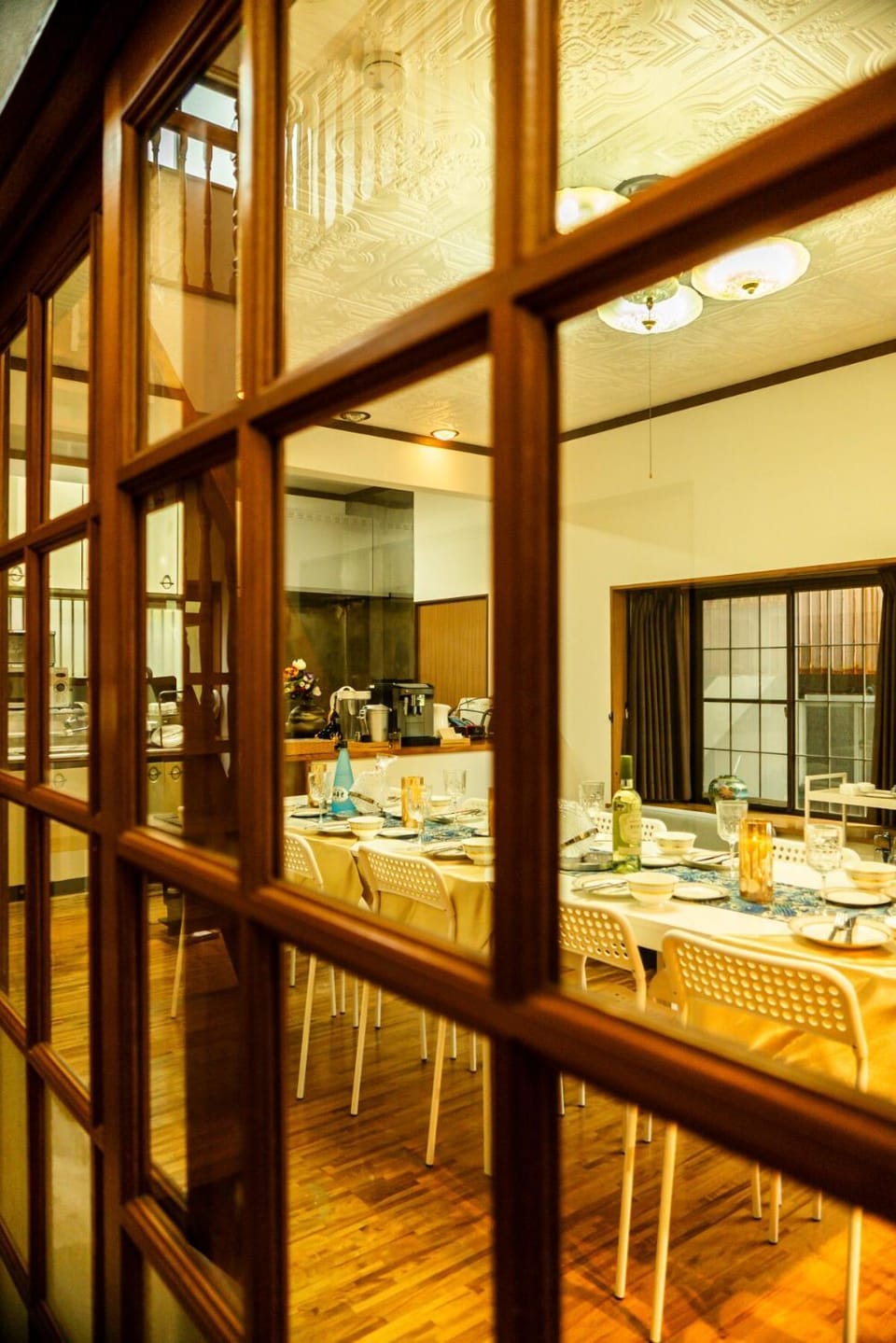 Restaurant/places to eat, Living room