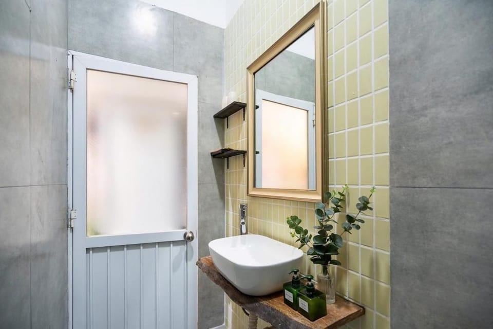 Shower, bidet