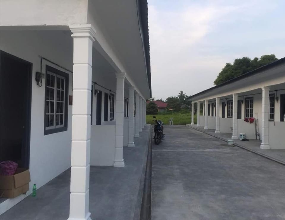 SHAH HOMESTAY Studio Pulau Indah Country House in Selangor, Malaysia