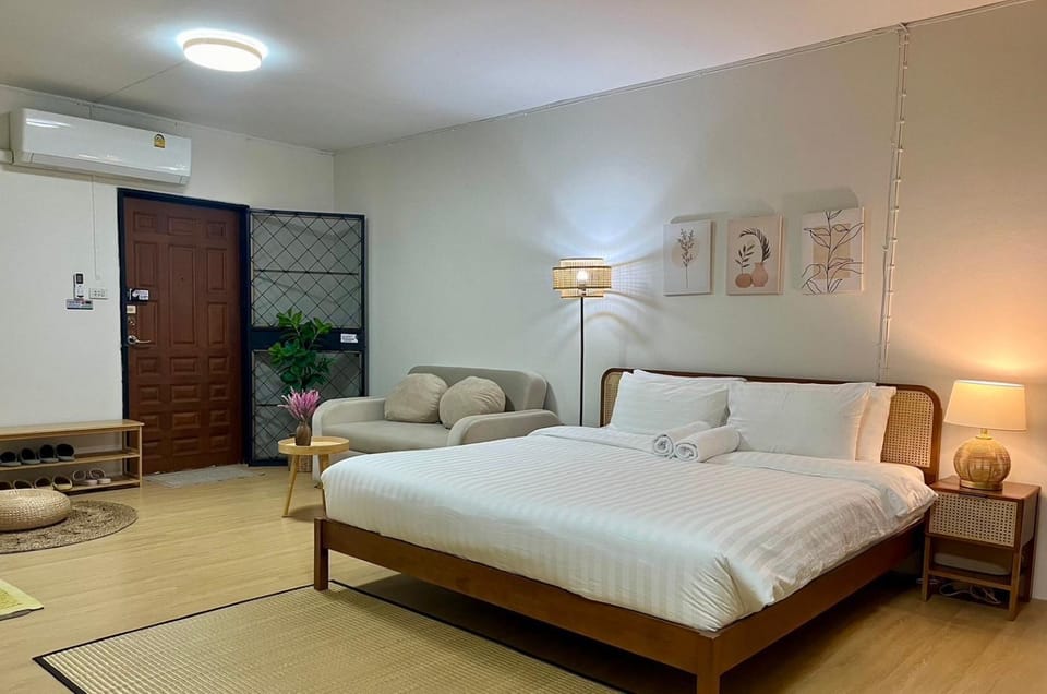 Cozy at Baan Nimman Apartment in Chiang Mai