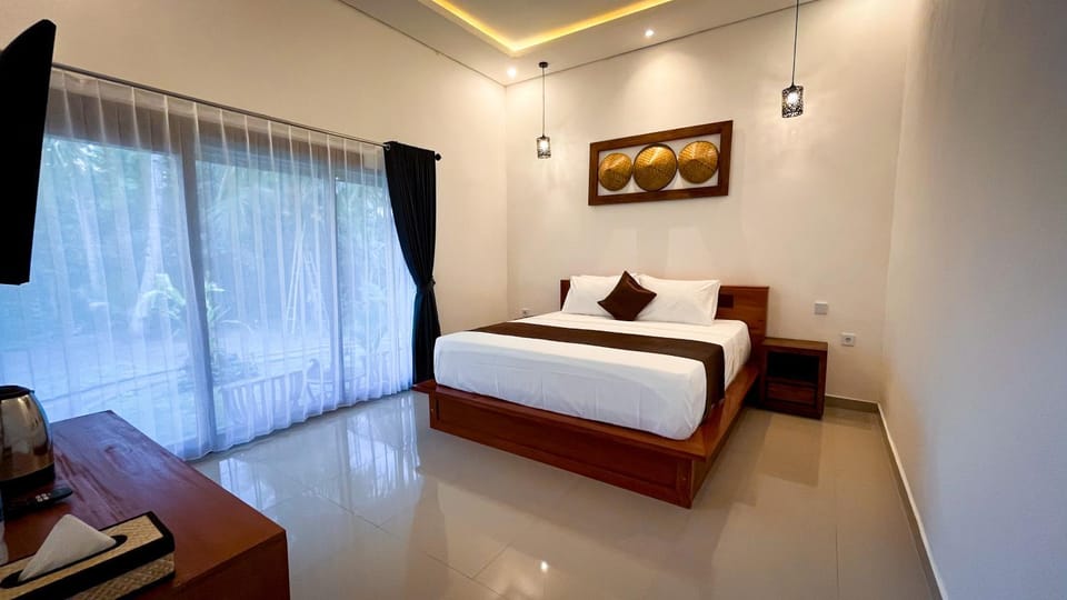 Bed, TV and multimedia, Living room, Bedroom