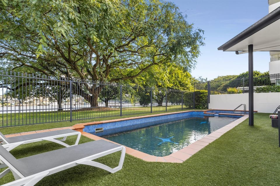 Garden, Garden view, River view, River view, Swimming pool, sunbed