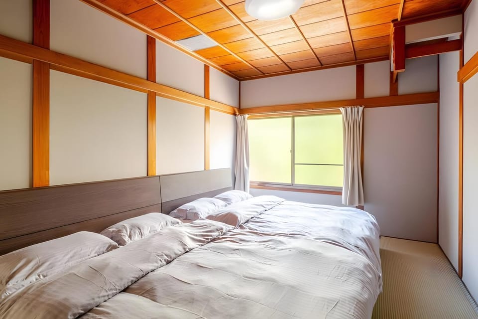 Bed, Photo of the whole room, Bedroom, air conditioner, air conditioner