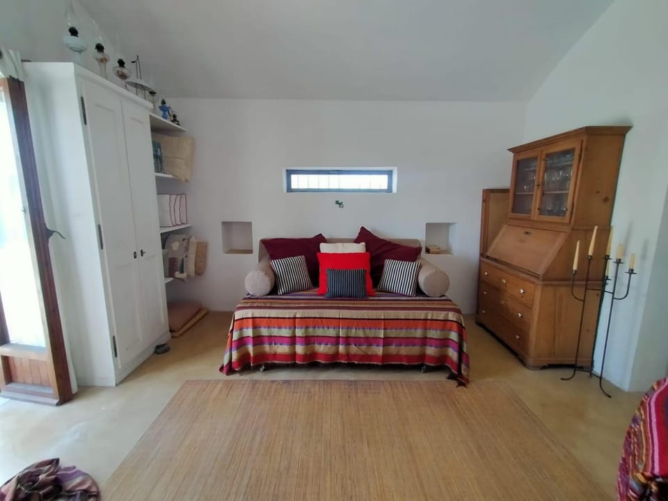 Living room, Photo of the whole room, Bedroom