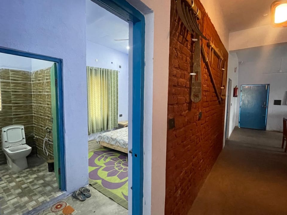 Shower, Toilet, Bed, Bathroom, Photo of the whole room, Bedroom