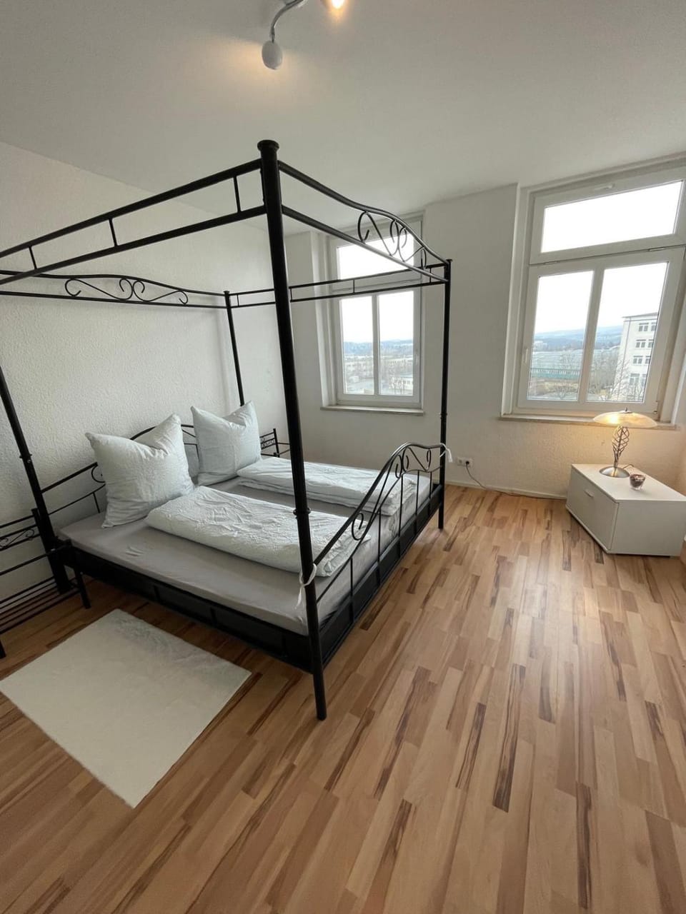 4 Raum Wohnung mit Balkon u Badewanne Phil 3 Apartment in Plauen