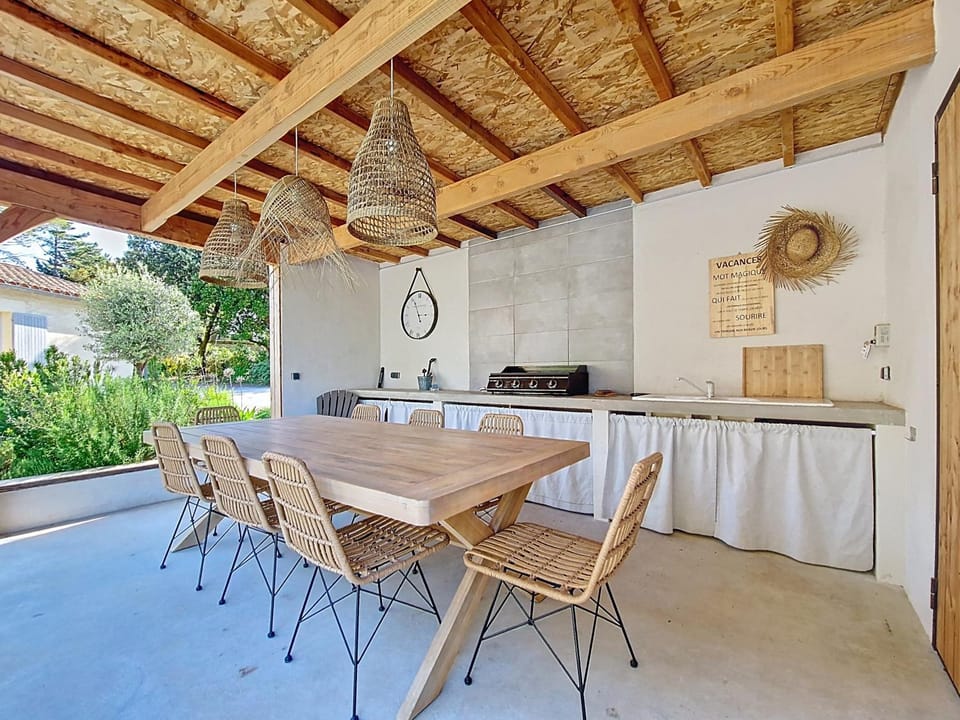 Villa tout équipée - Piscine & pool house - CLIM Villa in Uzes