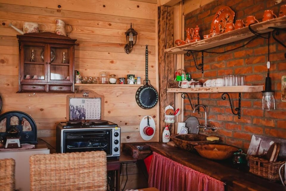Etno kompleks Orahovac - Vajat Sova Chalet in Serbia