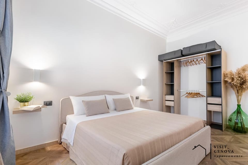 Bed, Photo of the whole room, Bedroom, furniture, furniture, heating, heating, wardrobe, air conditioner