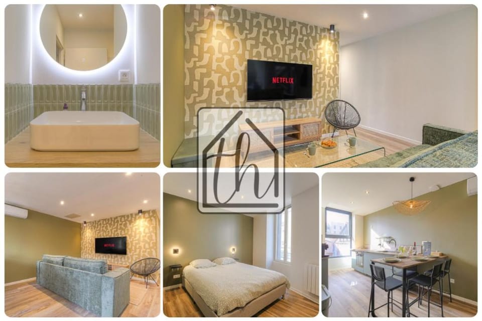 Bed, TV and multimedia, Kitchen or kitchenette, Living room, Photo of the whole room, Seating area, Bedroom