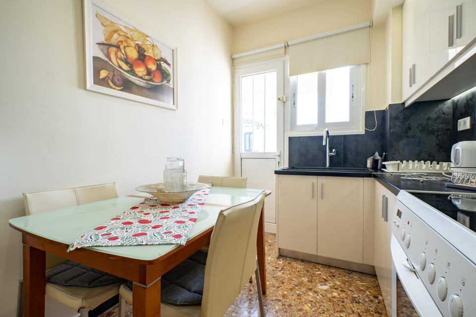 Piraiki Sea View Apt, 2bdrms, 4 pers by MPS Apartment in Pireas