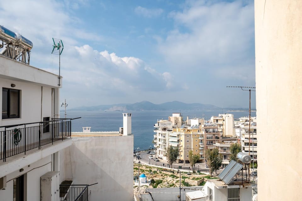 Piraiki Sea View Apt, 2bdrms, 4 pers by MPS Apartment in Pireas