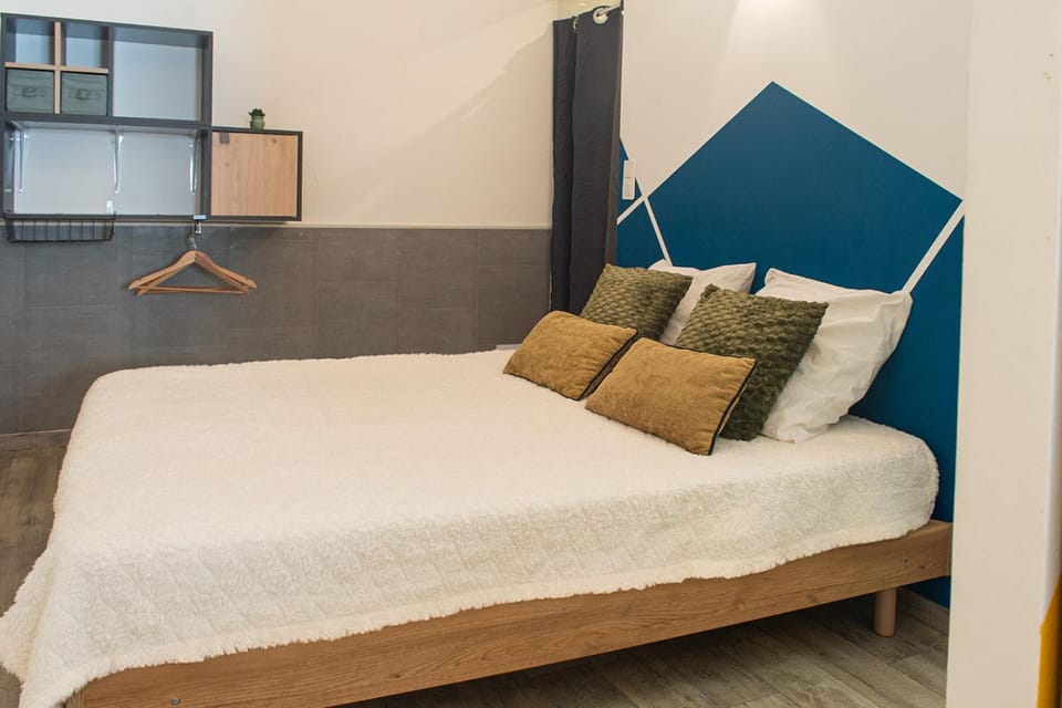 Bed, Bedroom