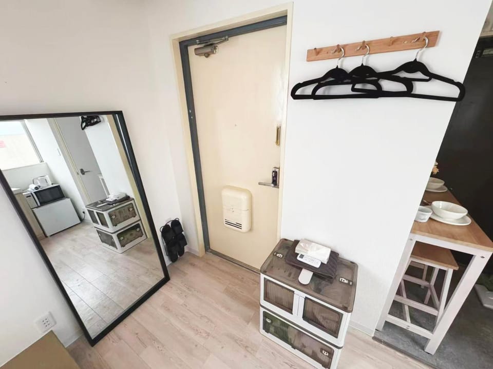 Sunny 2ppl elevator apt Juso 6 mins Apartment in Osaka