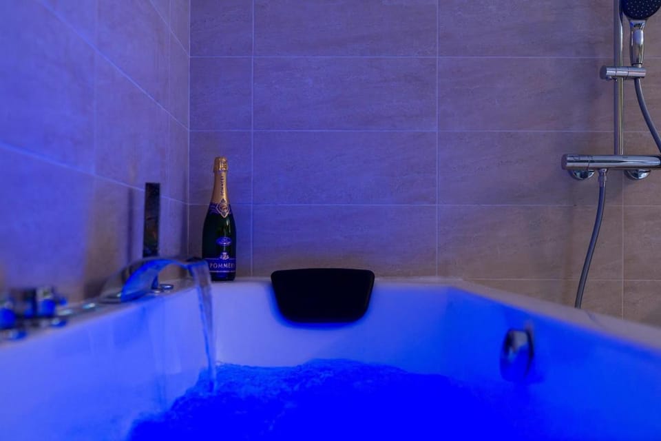 Bali Room Apartment et Spa Chambéry Apartment in Chambery