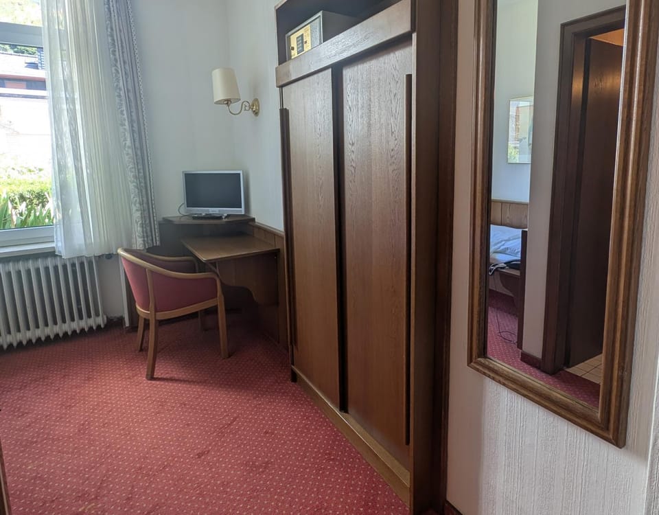 TV and multimedia, wardrobe