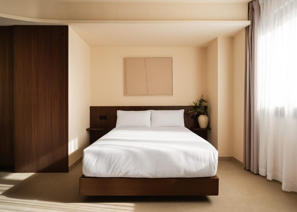 Bed, Photo of the whole room, Bedroom