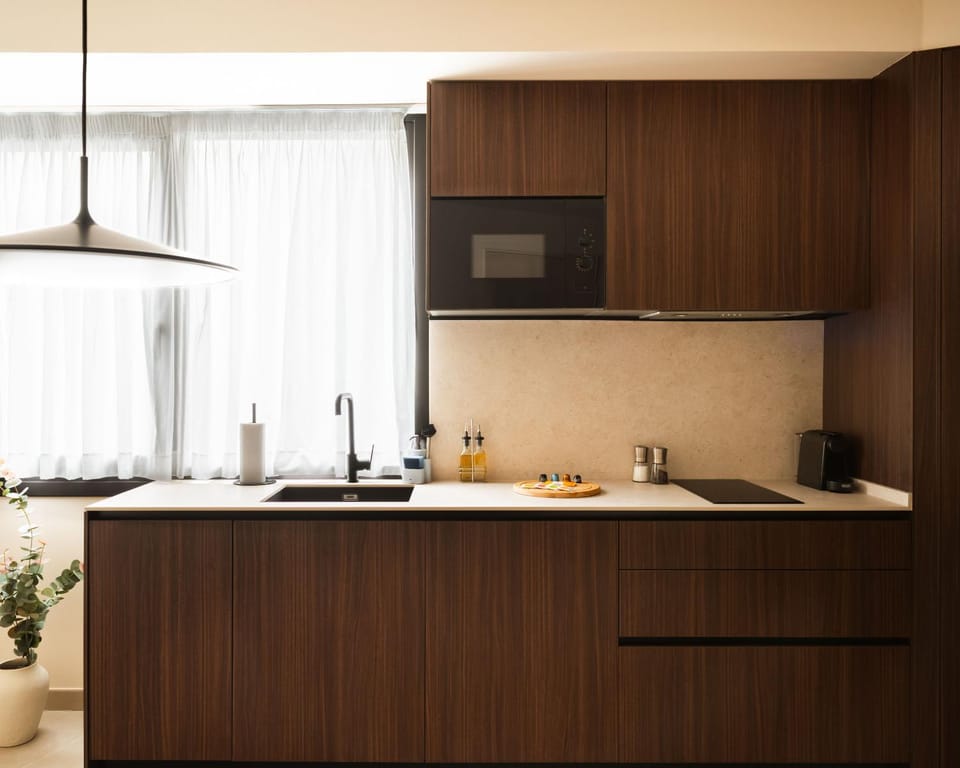 microwave, stove, kitchen
