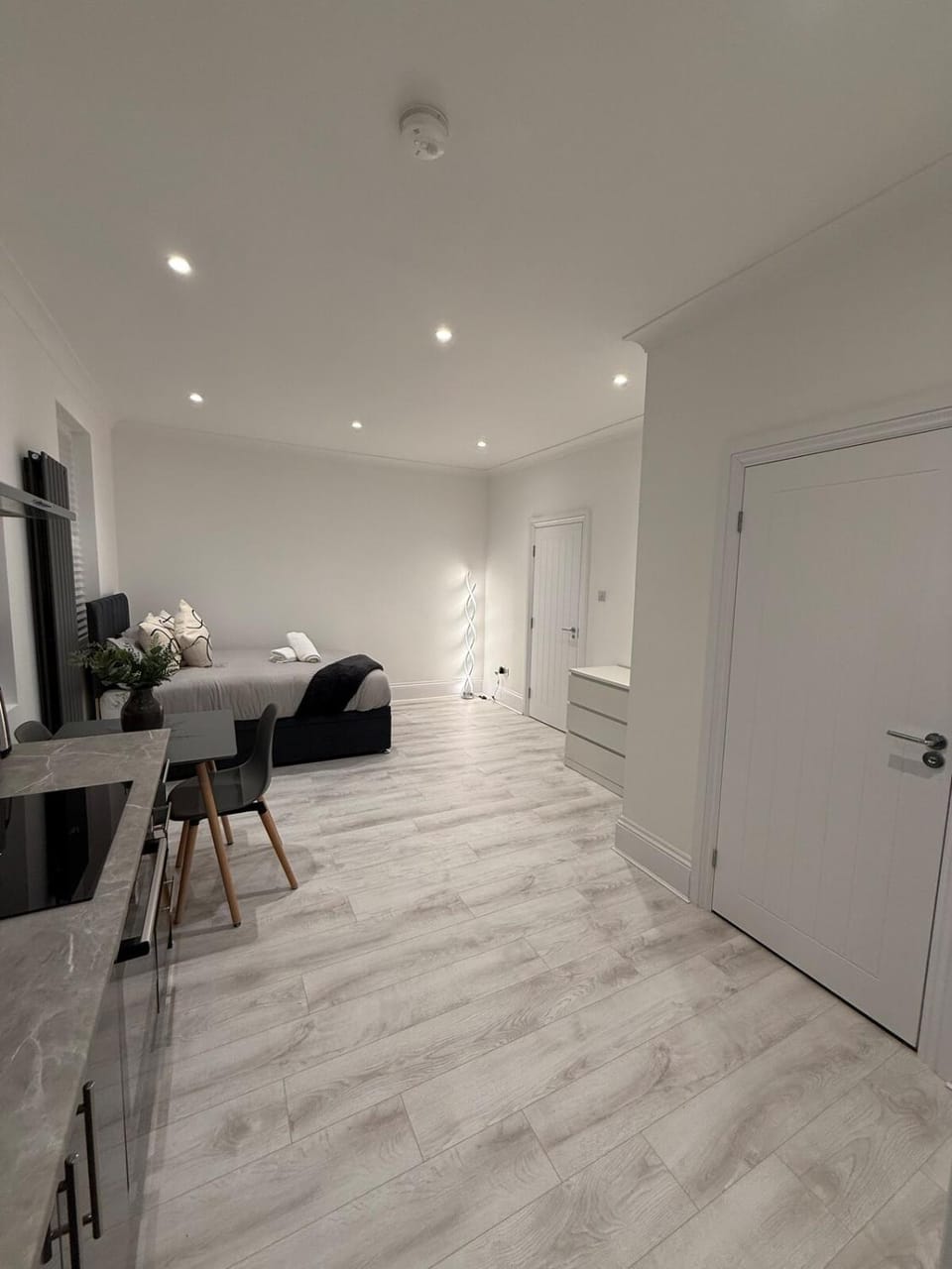 The Avenue Suite Apartment in London