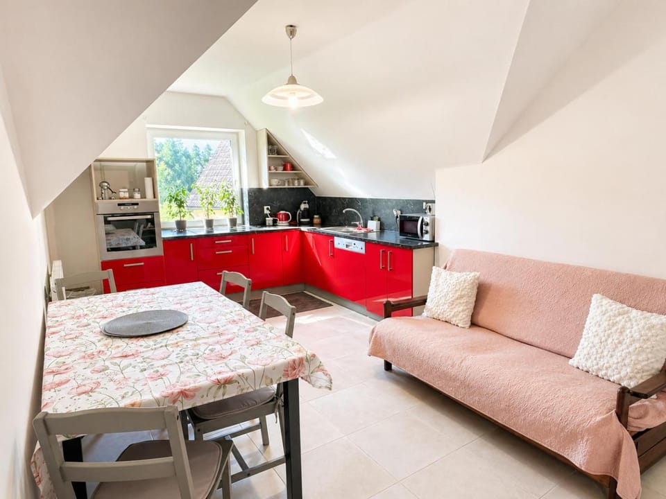 Dining area, kitchen