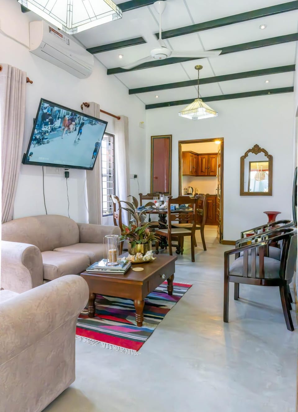 TV and multimedia, Living room, Seating area