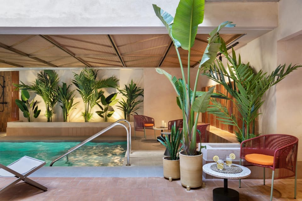 Swimming pool