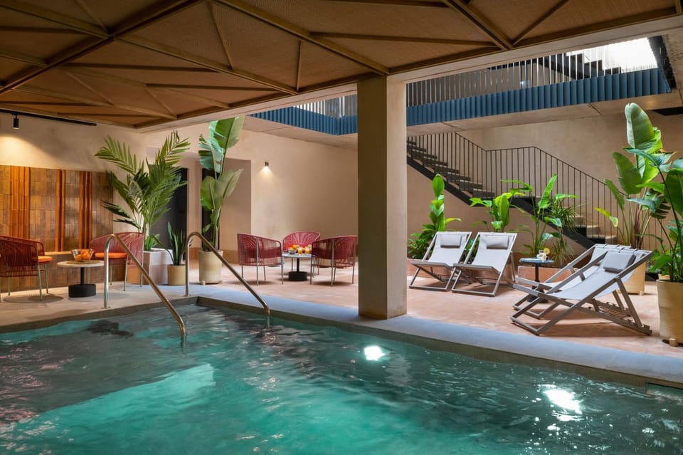 Swimming pool