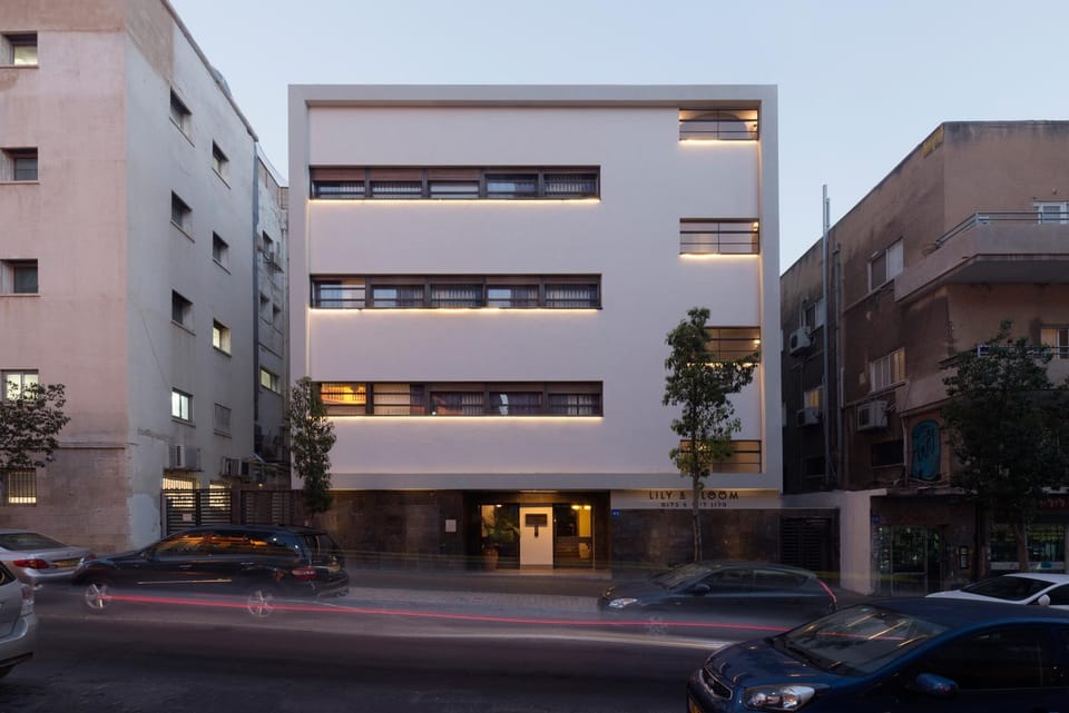 Facade/entrance