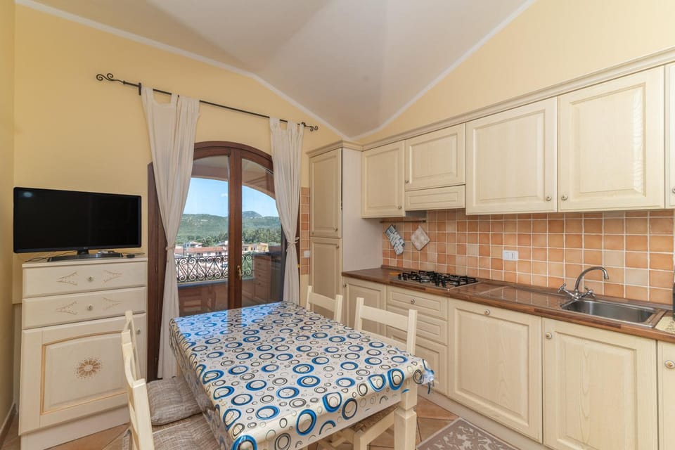 Property building, Kitchen or kitchenette, Living room