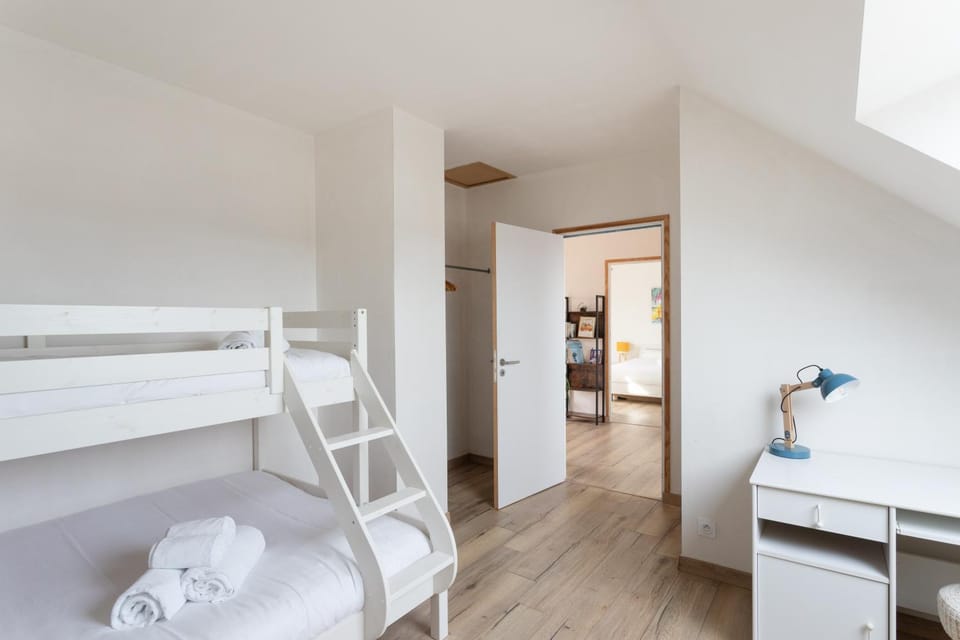 Photo of the whole room, bunk bed