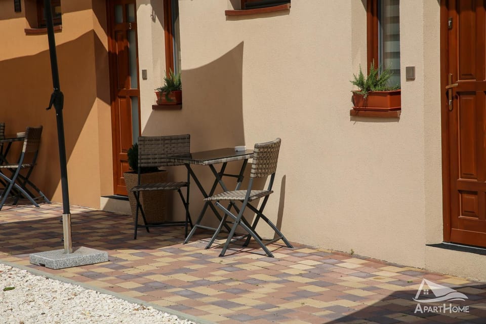 Property building, Summer, Balcony/Terrace, Balcony/Terrace, Meals