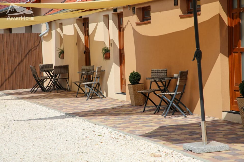 Balcony/Terrace, Meals