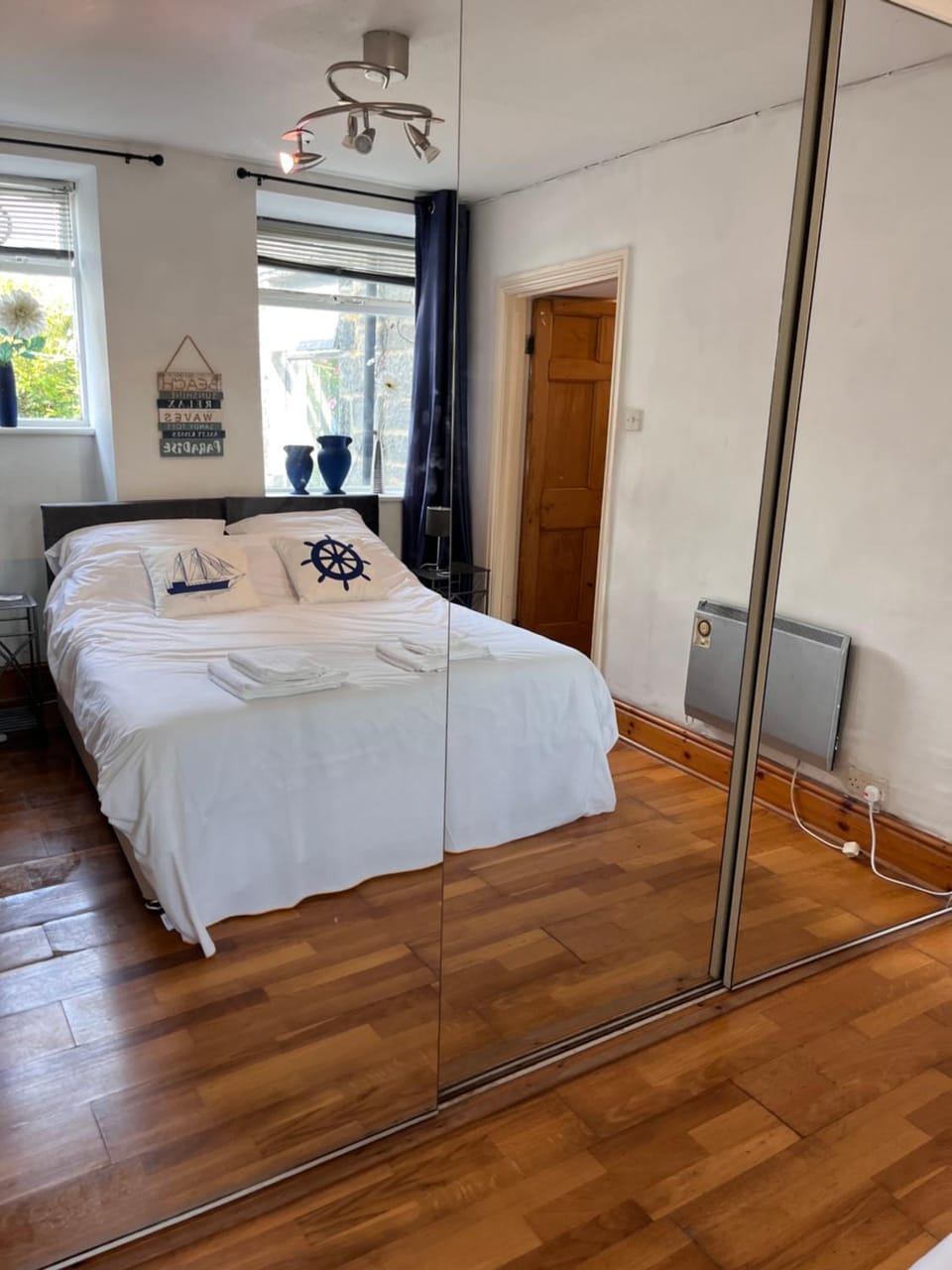 Apartment Porthmadog harbourside fantastic estuary views Great spot with parking Apartment in Porthmadog