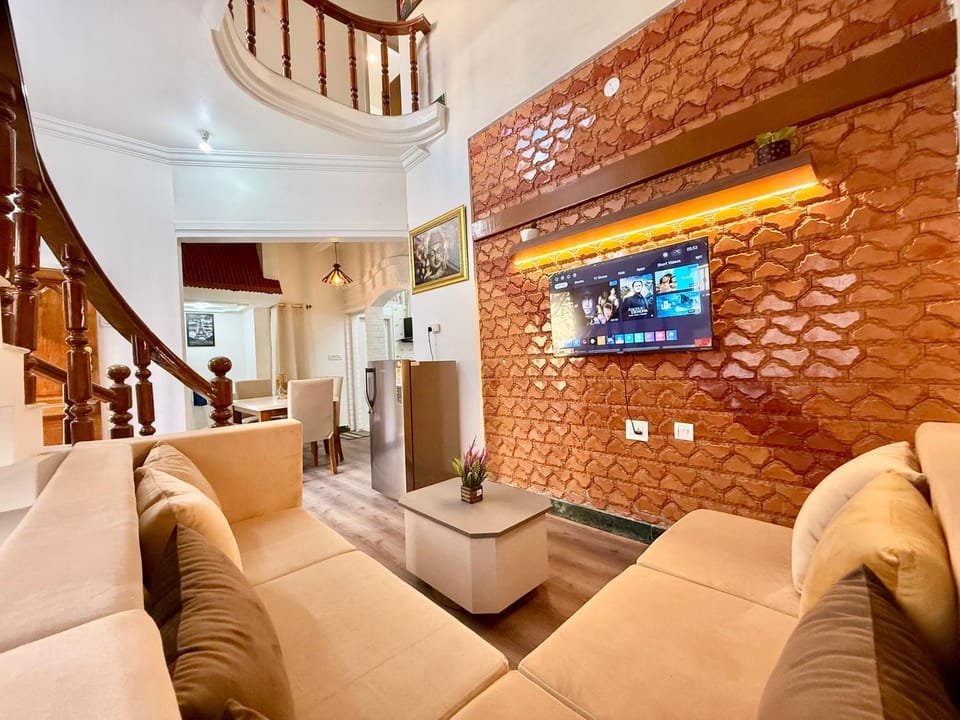 TV and multimedia, Living room, Seating area
