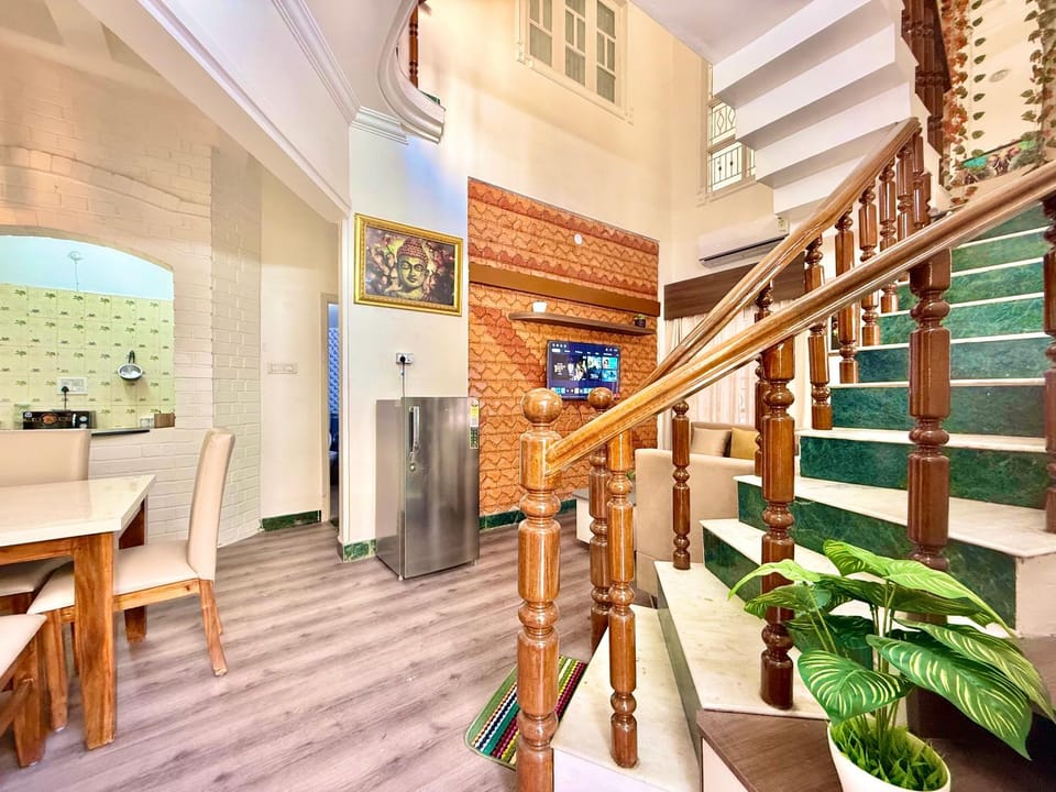 Facade/entrance, TV and multimedia, Living room
