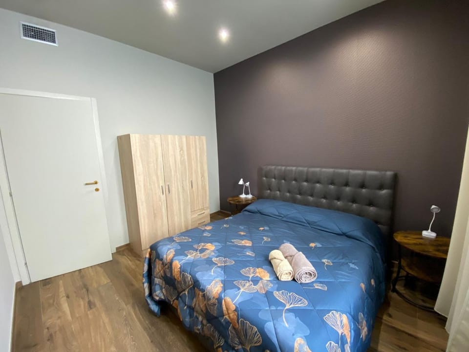 Bed, Photo of the whole room, Bedroom, towels, wardrobe