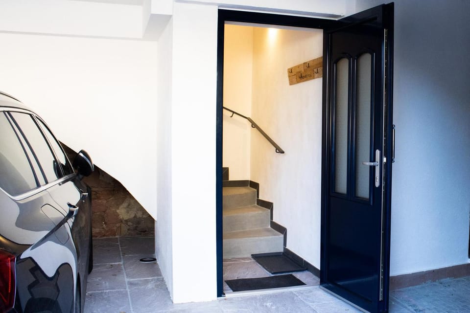 Facade/entrance, Parking