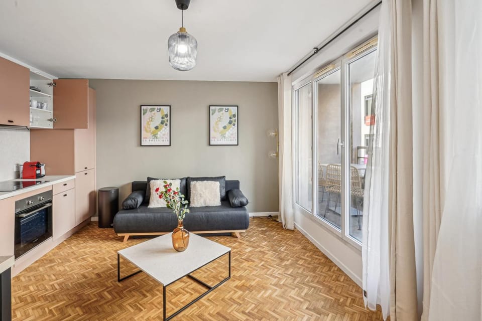 Baraban Apartment for 4 people with Balcony near Part-Dieu Apartment in Villeurbanne
